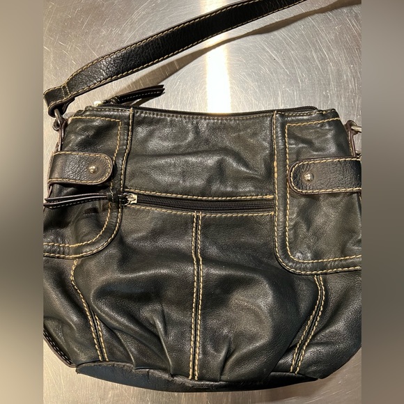 Tignanello Leather crossbody Bag Satchel Black, multiple pockets. - Picture 11 of 14